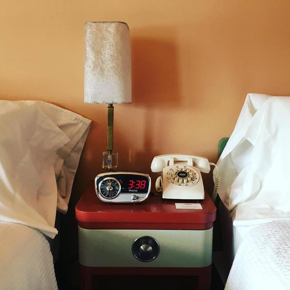 סטורג'און ביי Holiday Music Motel מראה חיצוני תמונה